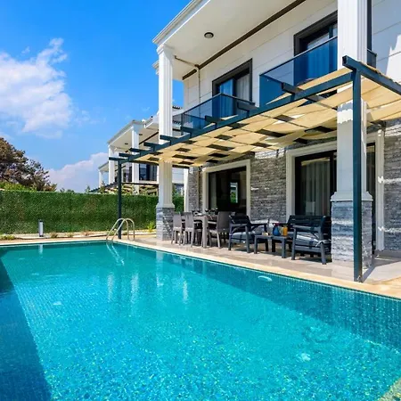 La Vida - 4 Bedroom In Hisaroenue Oeluedeniz Villa