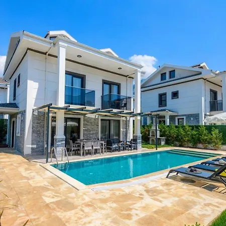 La Vida - 4 Bedroom In Hisaroenue Oeluedeniz Villa