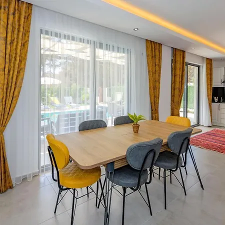 La Vida - 4 Bedroom In Hisaroenue Oeluedeniz Villa