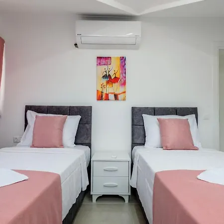 Villa La Vida - 4 Bedroom In Hisaroenue Oeluedeniz